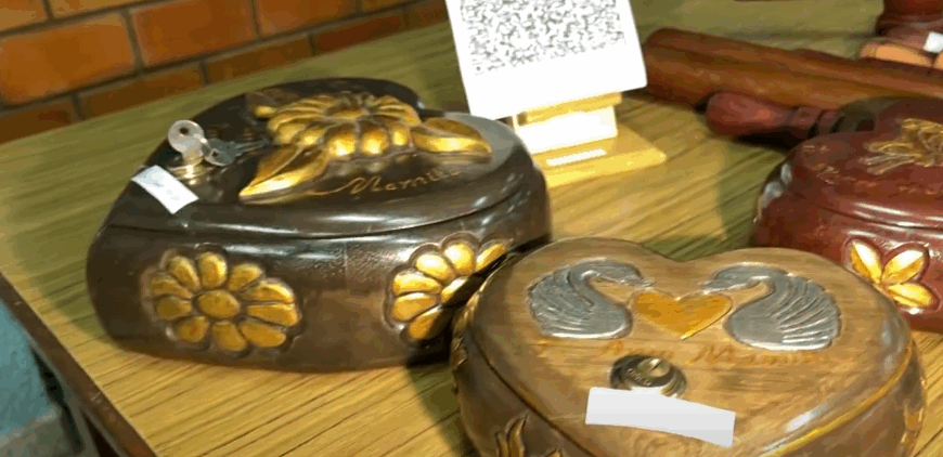 PRIVADOS DE LIBERTAD EXPONEN MUEBLES…