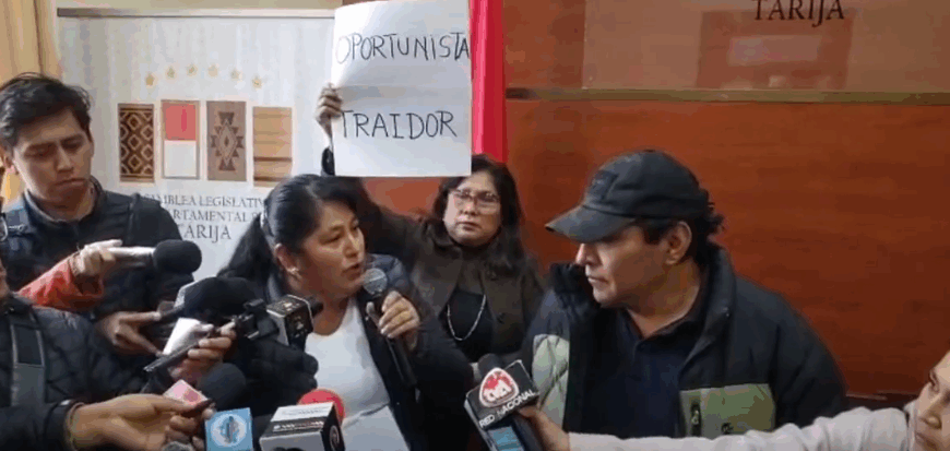 MASISTAS SE ACUSAN MUTUAMENTE POR PERDER EL CONTROL DE LA ASAMBLEA