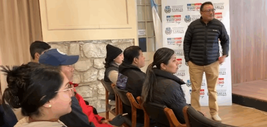 GOBERNACIÓN CAPACITA EMPRENDEDORES PARA IMPULSAR TURISMO