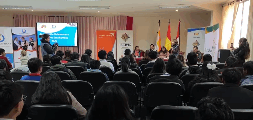 DEFENSORES ESTUDIANTILES RECIBEN CREDENCIALES PARA…