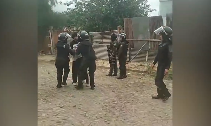 DESALOJAN Y DEMUELEN VIVIENDAS ILEGALES&hellip;