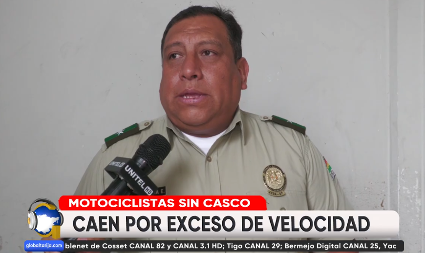 MOTOCICLISTAS SE ACCIDENTAN POR CORRER SIN CASCO DE SEGURIDAD