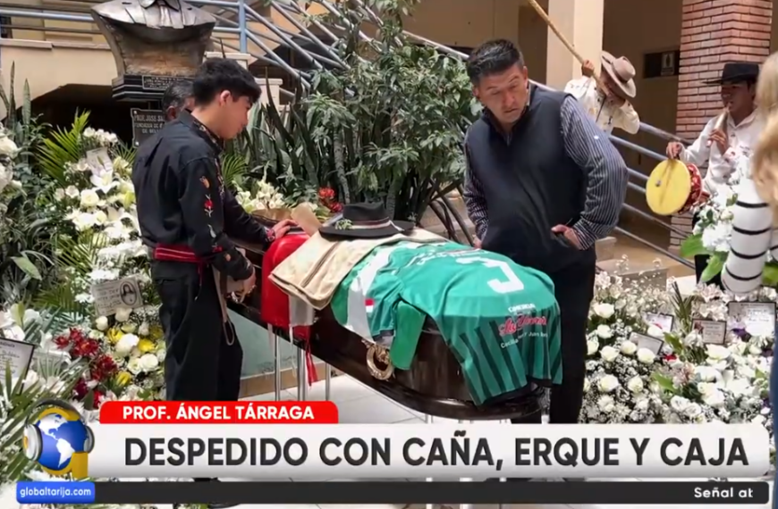 RINDEN MERECIDO HOMENAJE AL PROFESOR&hellip;