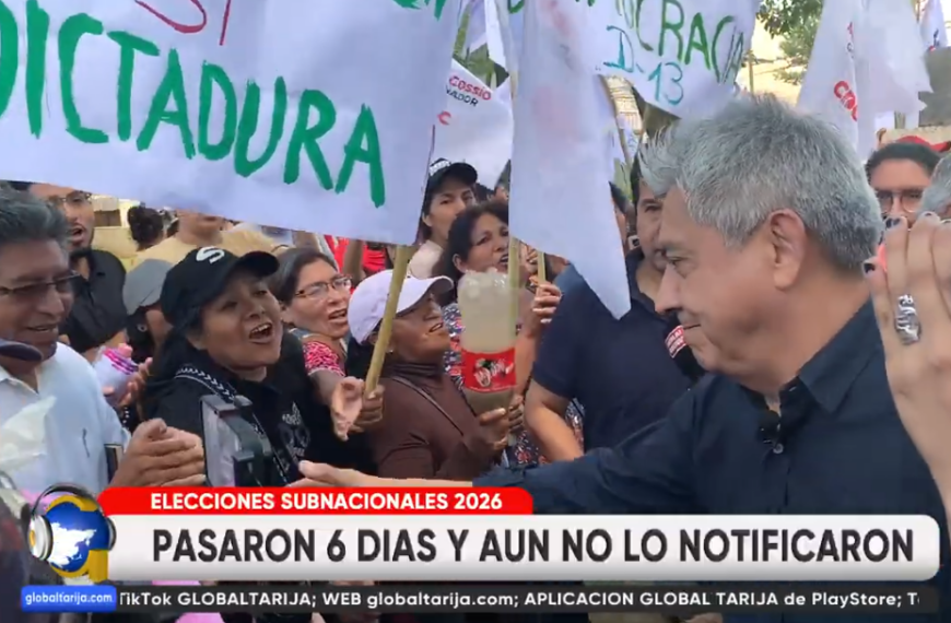 COSSIO PRESENTA AMPARO CONSTITUCIONAL PARA DEFENDER SUS DERECHOS